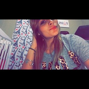 Meet your Posher, Dee